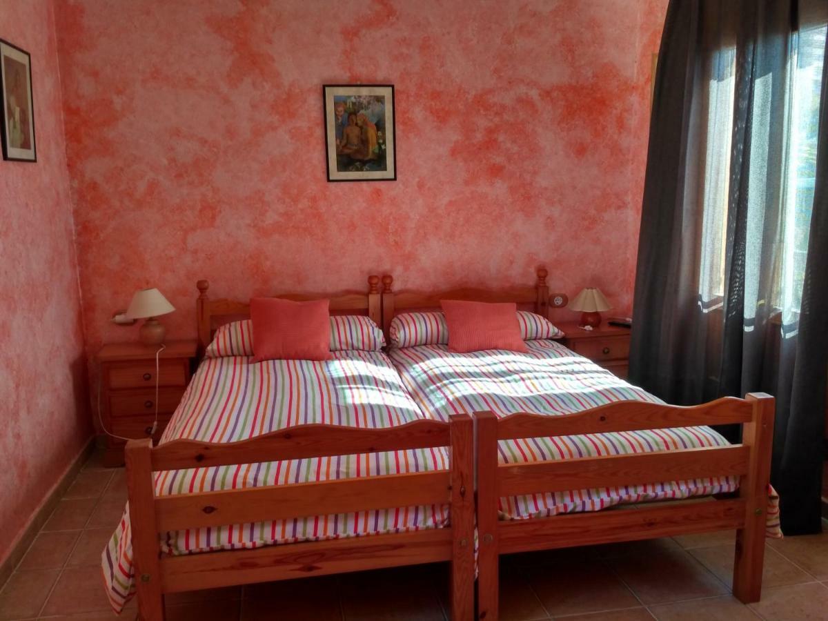 Casa Marzo Pension Angues Kamer foto